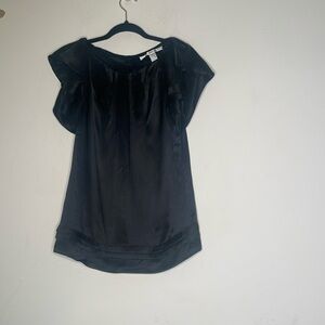 Diane Von Furstenberg black silk size 2 blouse​